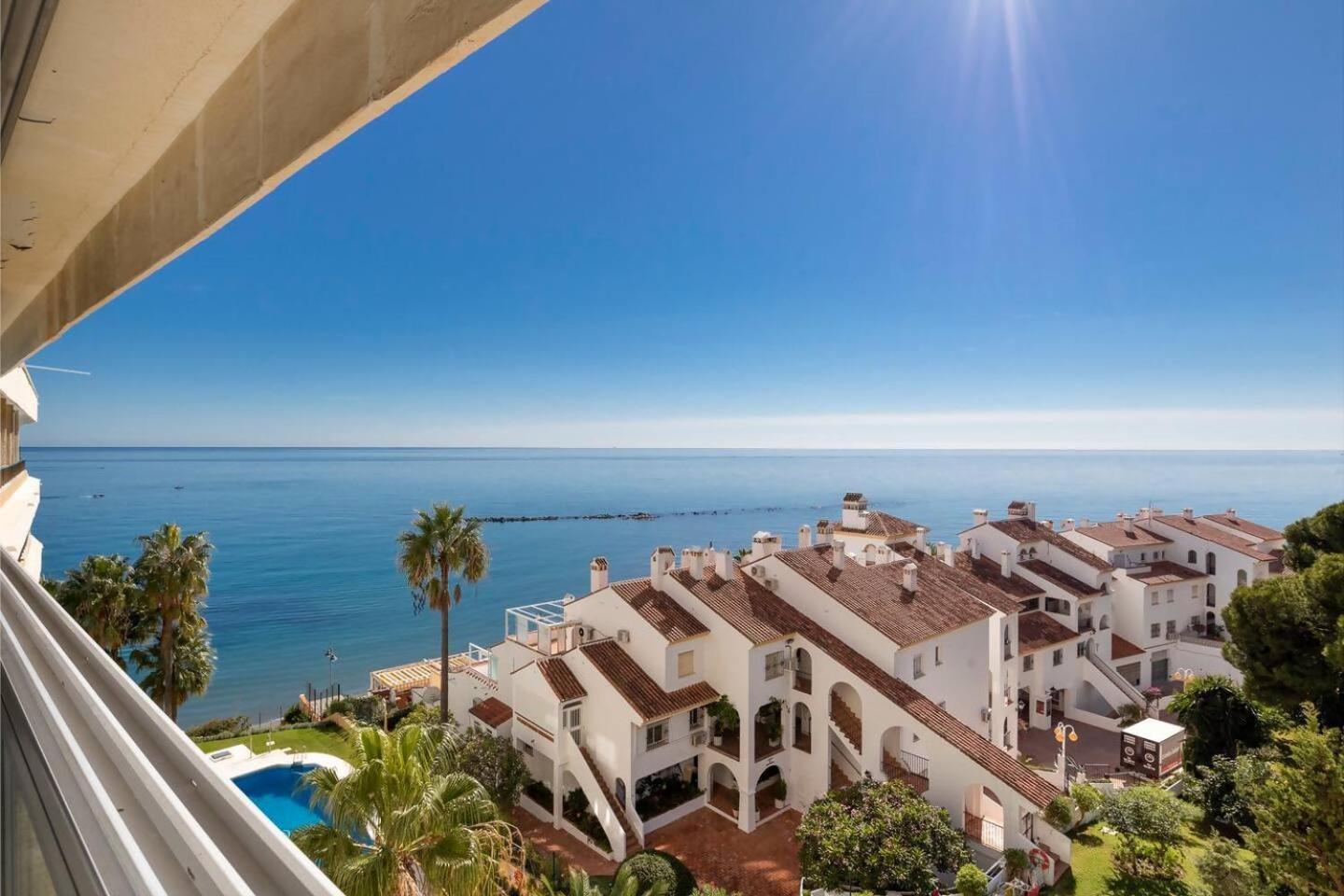 Stunning Apartment 10 Meters From The Beach With Parking ベナルマデナ エクステリア 写真