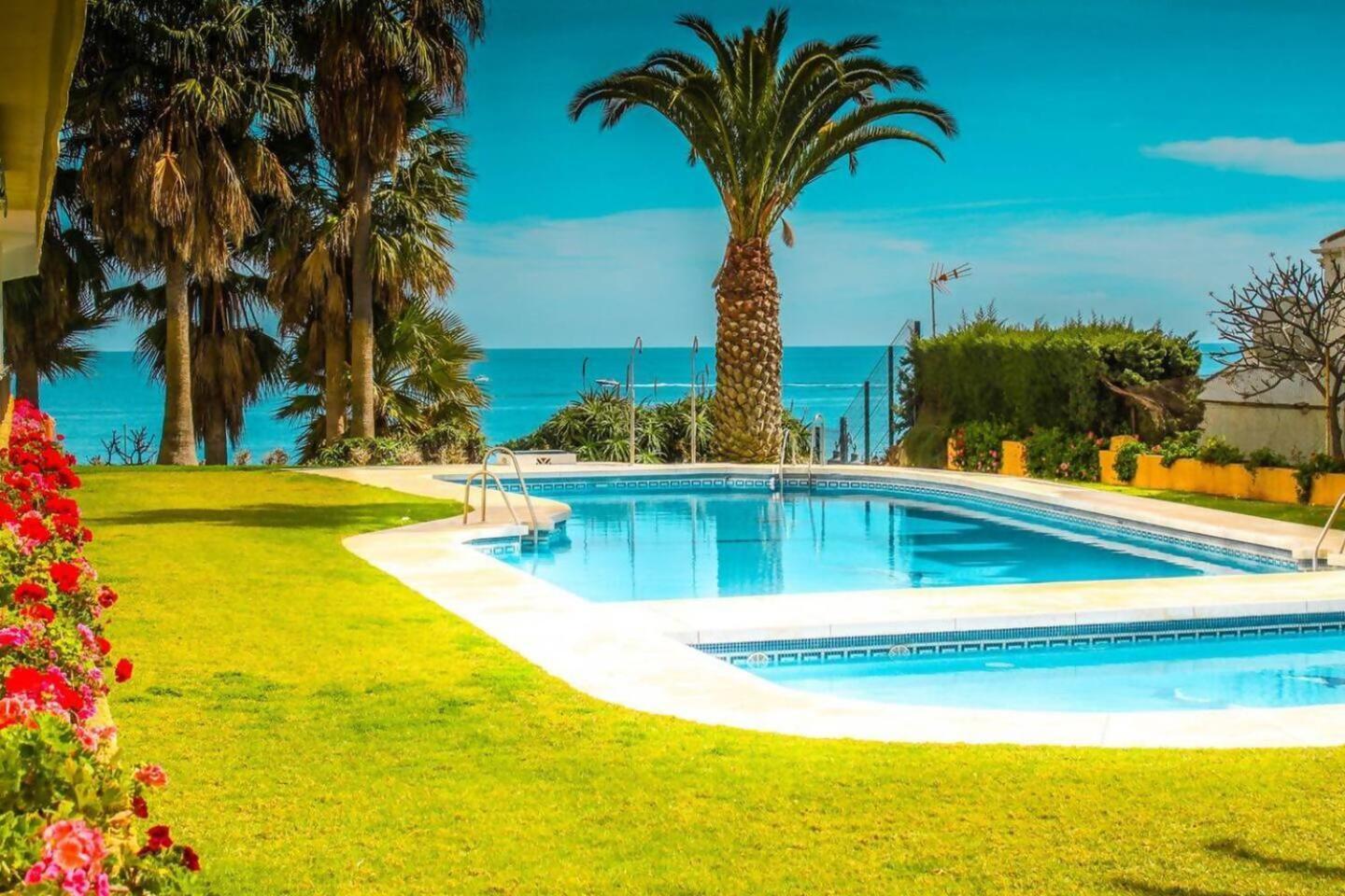 Stunning Apartment 10 Meters From The Beach With Parking ベナルマデナ エクステリア 写真